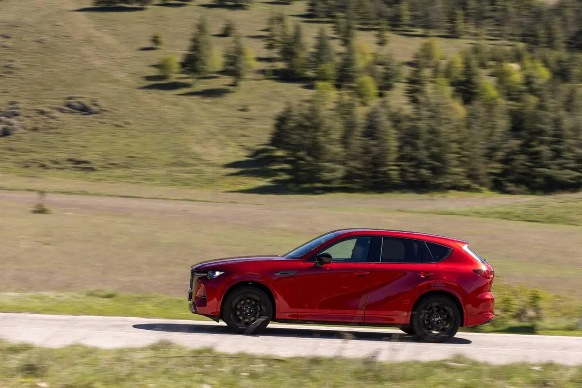 Mazda CX-60 2026: può un SUV farti davvero godere alla guida? La risposta è sì, e ora va ancora meglio (6)