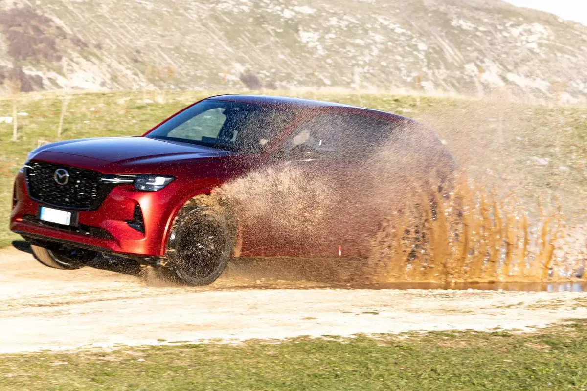 Mazda CX-60 2026: può un SUV farti davvero godere alla guida? La risposta è sì, e ora va ancora meglio (4)