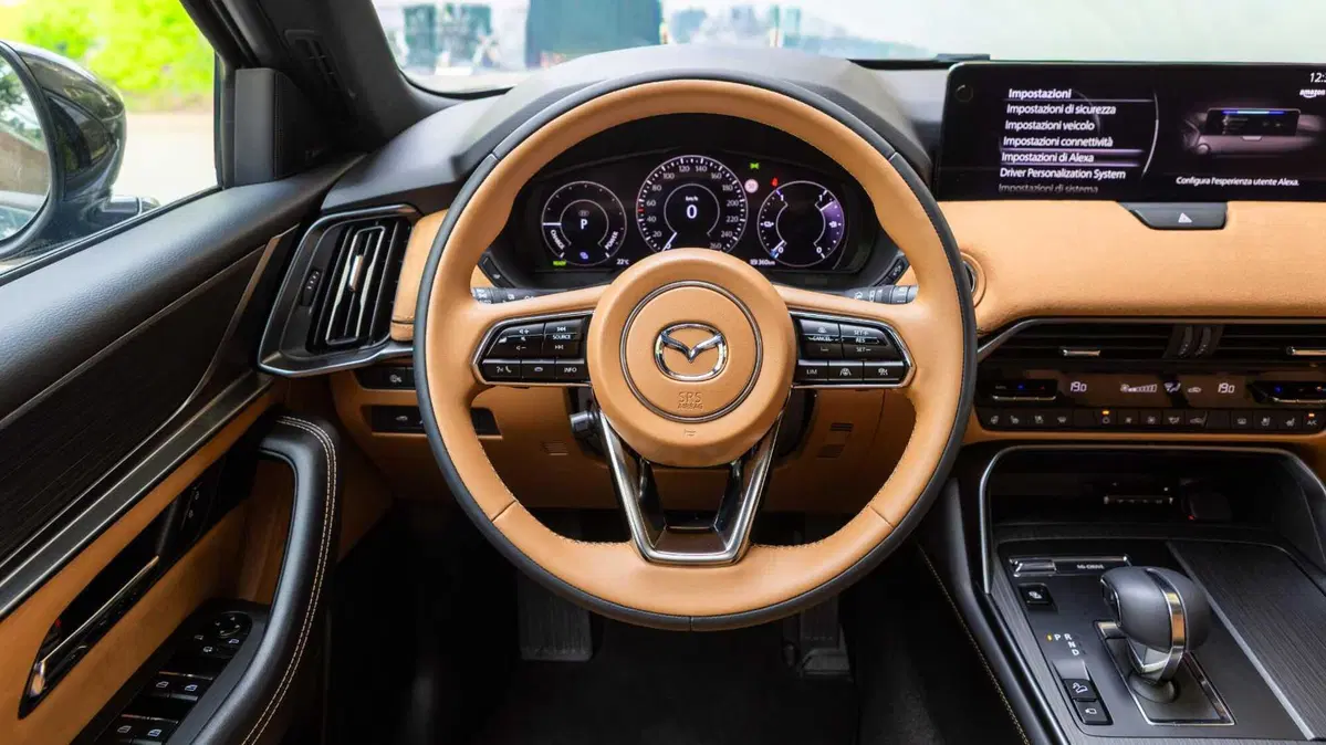 Mazda CX-60 2026: può un SUV farti davvero godere alla guida? La risposta è sì, e ora va ancora meglio (10)