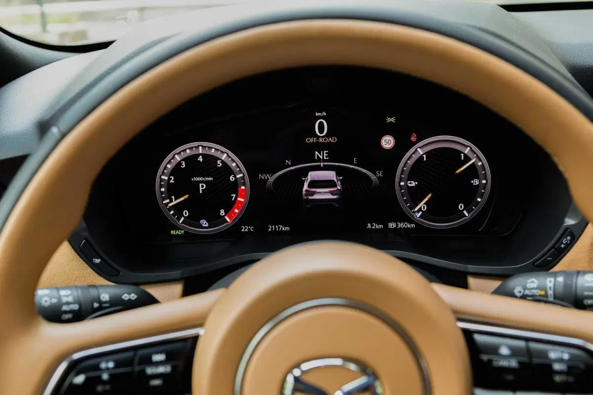 Mazda CX-60 2026: può un SUV farti davvero godere alla guida? La risposta è sì, e ora va ancora meglio (14)