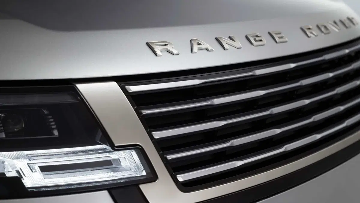 Range Rover SV Ultra, il SUV più lussuoso di sempre porta in auto una tecnologia audio mai vista prima (5)