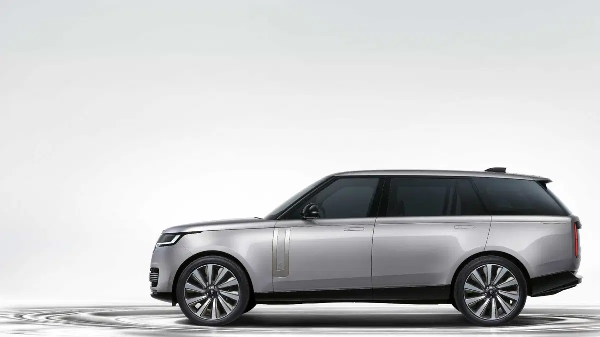Range Rover SV Ultra, il SUV più lussuoso di sempre porta in auto una tecnologia audio mai vista prima (15)