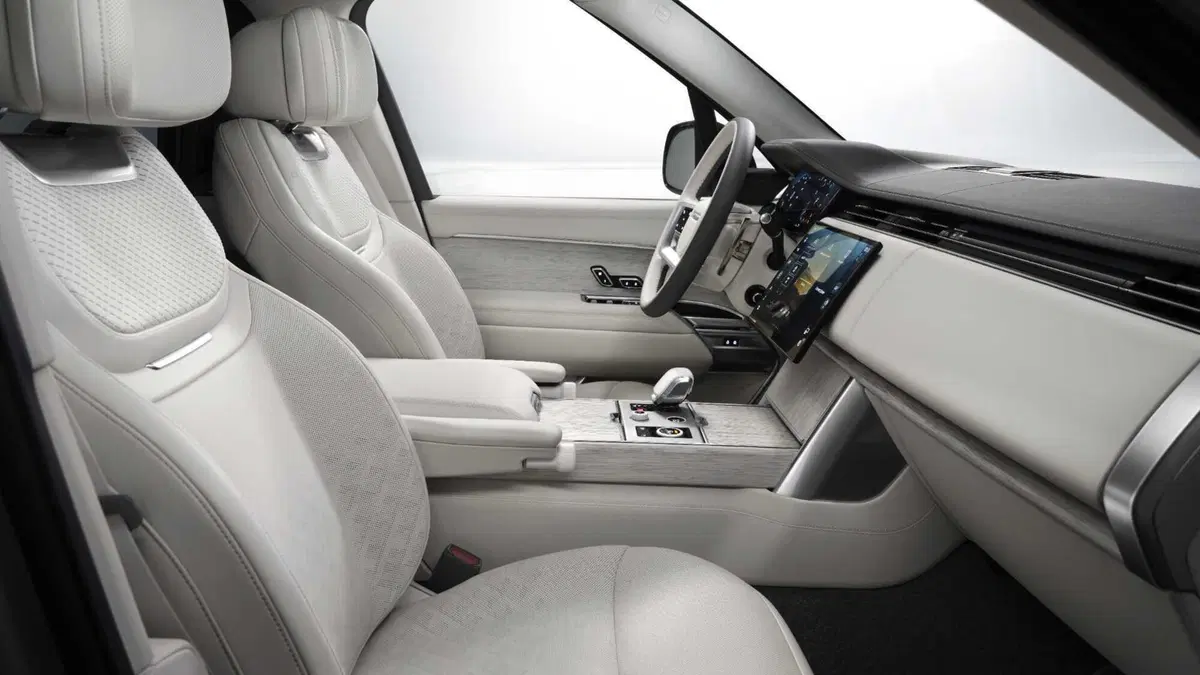 Range Rover SV Ultra, il SUV più lussuoso di sempre porta in auto una tecnologia audio mai vista prima (23)