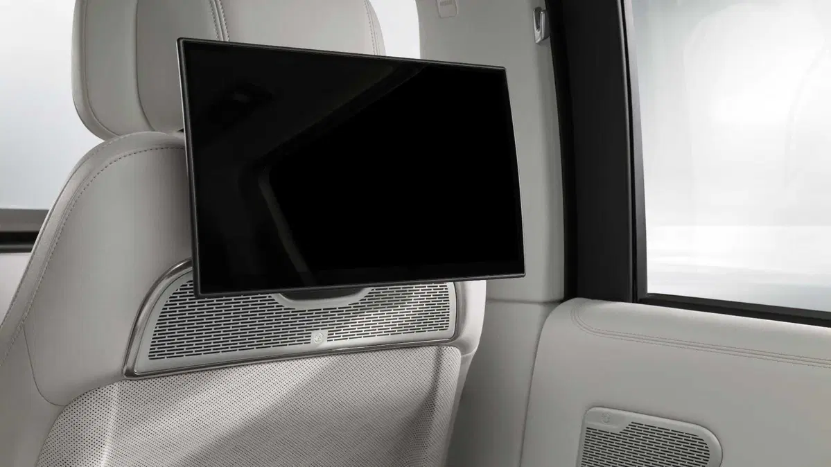 Range Rover SV Ultra, il SUV più lussuoso di sempre porta in auto una tecnologia audio mai vista prima (24)