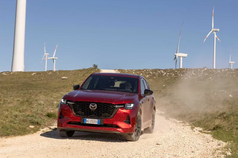 Mazda CX-60 2026: pu&ograve; un SUV farti davvero godere alla guida? La risposta &egrave; s&igrave;, e ora va ancora meglio