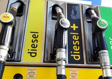 Carburanti, maxi taglio sul diesel: Eni abbassa i prezzi fino a 7,5 centesimi al litro
