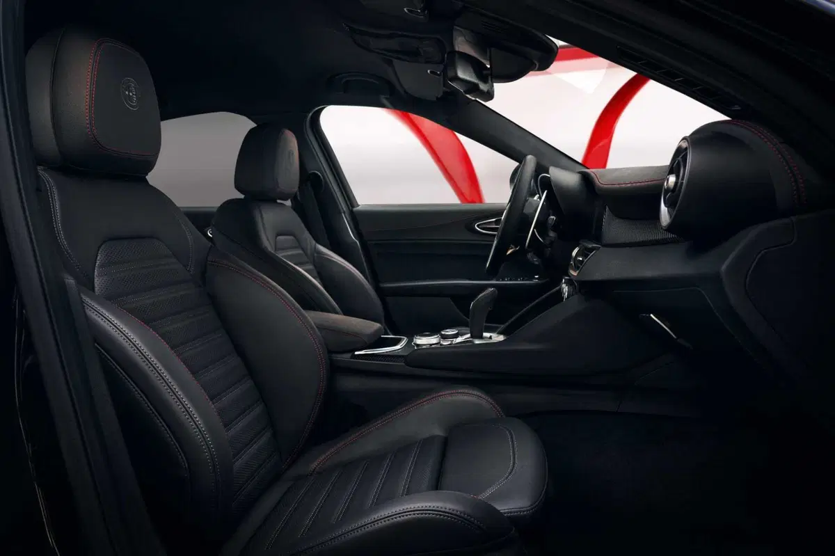Alfa Romeo Giulia e Stelvio: arriva il Pack Performance, ecco come cambiano (2)