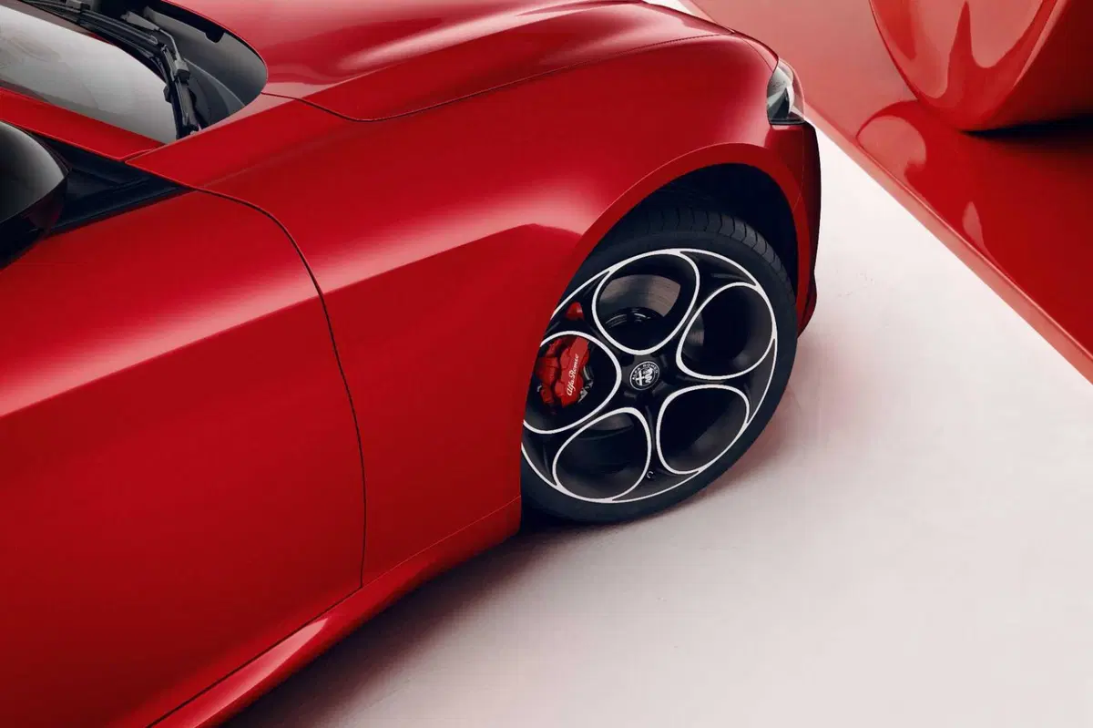 Alfa Romeo Giulia e Stelvio: arriva il Pack Performance, ecco come cambiano (3)