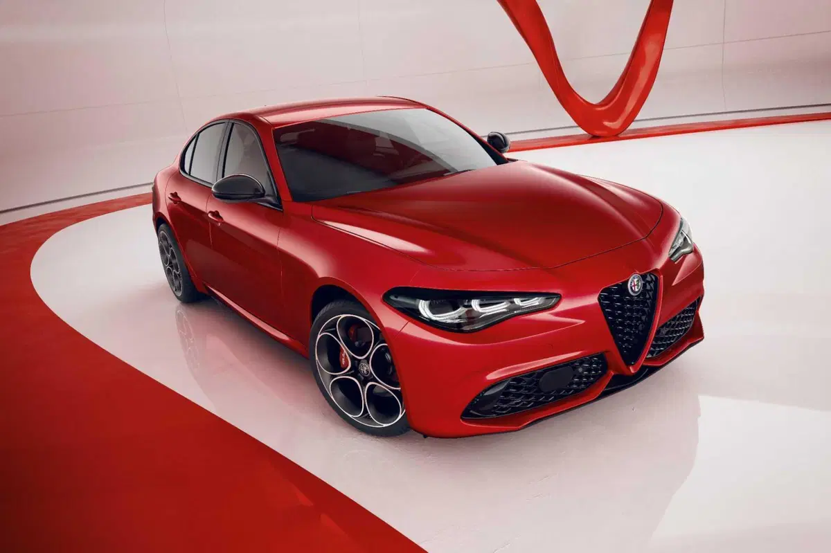 Alfa Romeo Giulia e Stelvio: arriva il Pack Performance, ecco come cambiano (7)