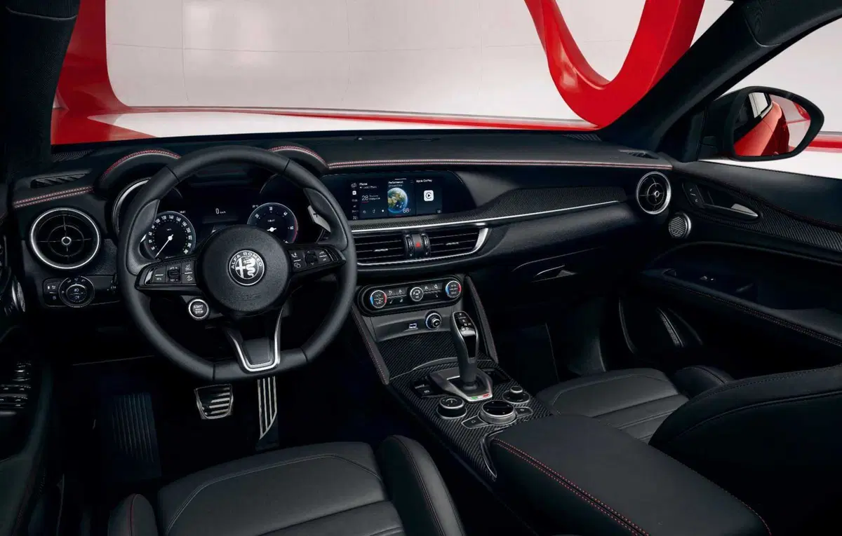 Alfa Romeo Giulia e Stelvio: arriva il Pack Performance, ecco come cambiano (10)