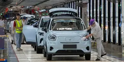 Stellantis e Leapmotor, il CEO Xin: &ldquo;non escludo&rdquo; piattaforme comuni e &ldquo;sfruttare le sinergie&rdquo; per ridurre i costi