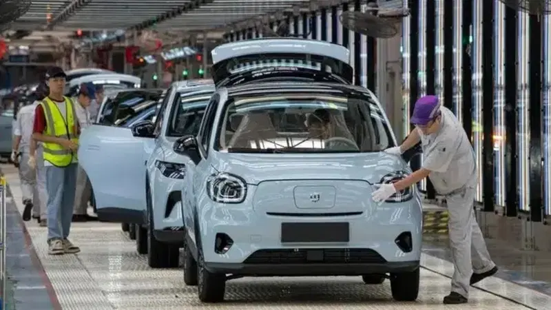 Stellantis e Leapmotor, il CEO Xin: &ldquo;non escludo&rdquo; piattaforme comuni e &ldquo;sfruttare le sinergie&rdquo; per ridurre i costi