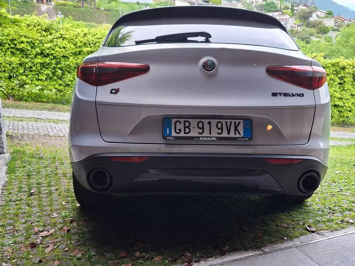 Alfa Romeo Stelvio usata a Brescia (12)