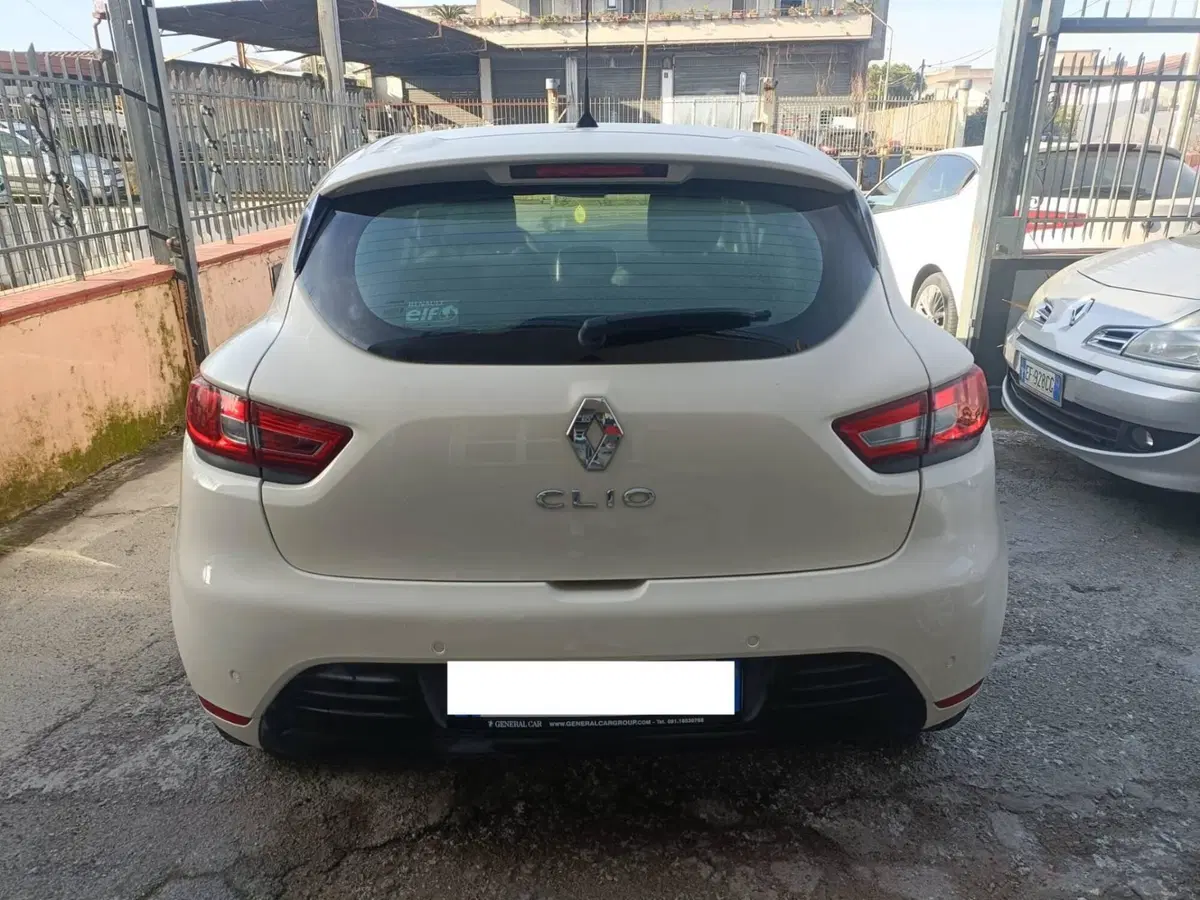 Renault Clio usata a Napoli (5)