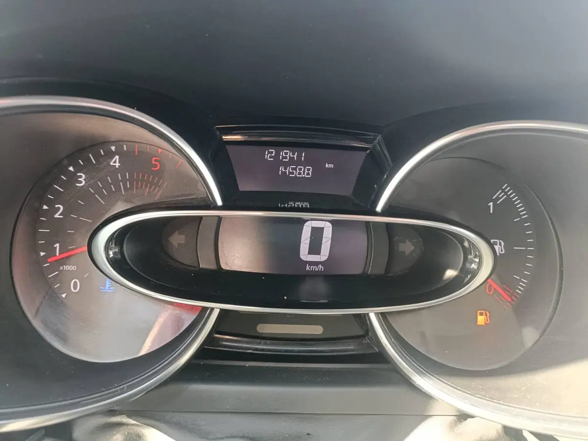 Renault Clio usata a Napoli (13)