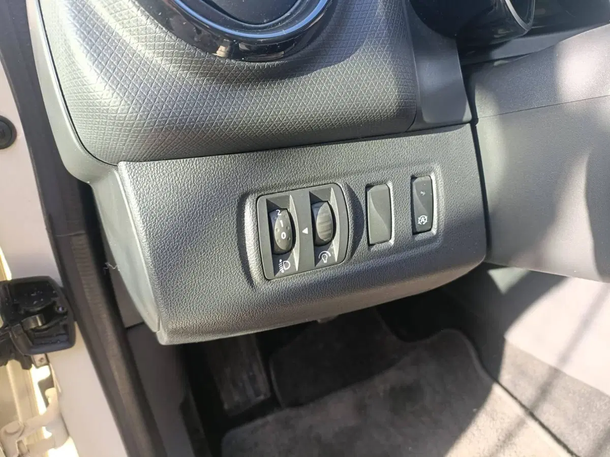 Renault Clio usata a Napoli (14)