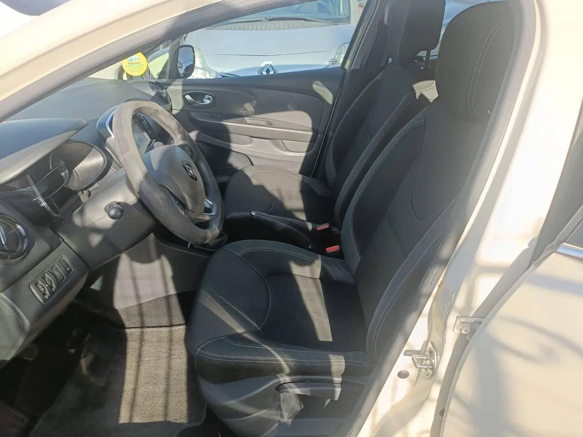 Renault Clio usata a Napoli (18)