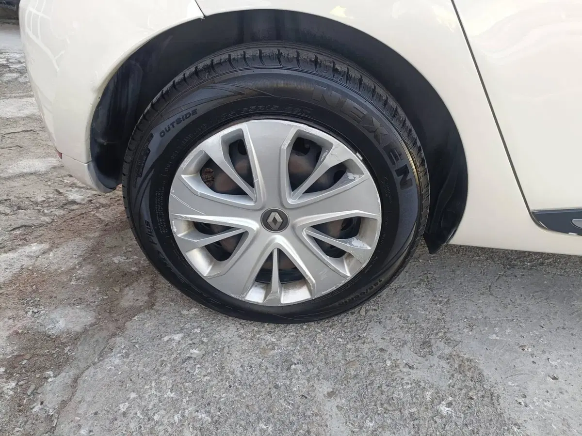 Renault Clio usata a Napoli (20)