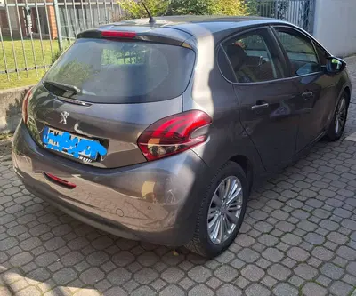 Peugeot 208 75 5 porte Active del 2017 usata a Molvena