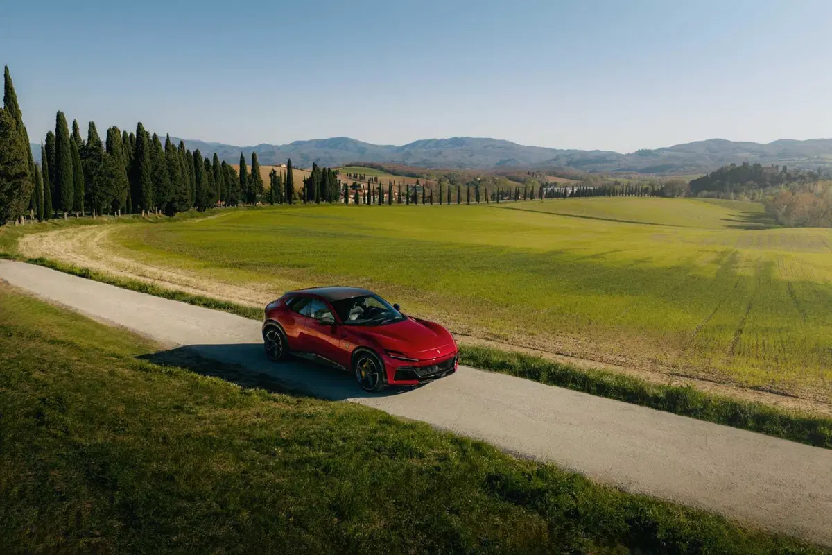 Ferrari Purosangue Handling Speciale: la quattro porte di Maranello tira fuori gli artigli (3)