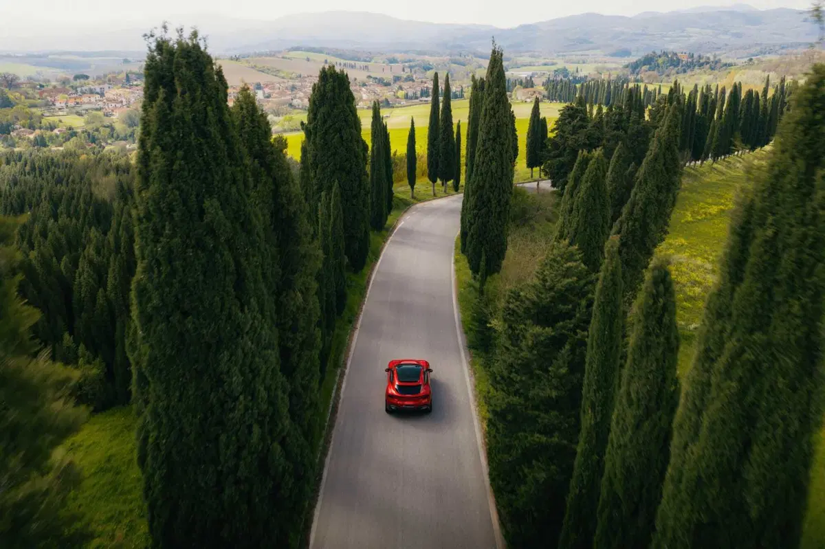 Ferrari Purosangue Handling Speciale: la quattro porte di Maranello tira fuori gli artigli (2)