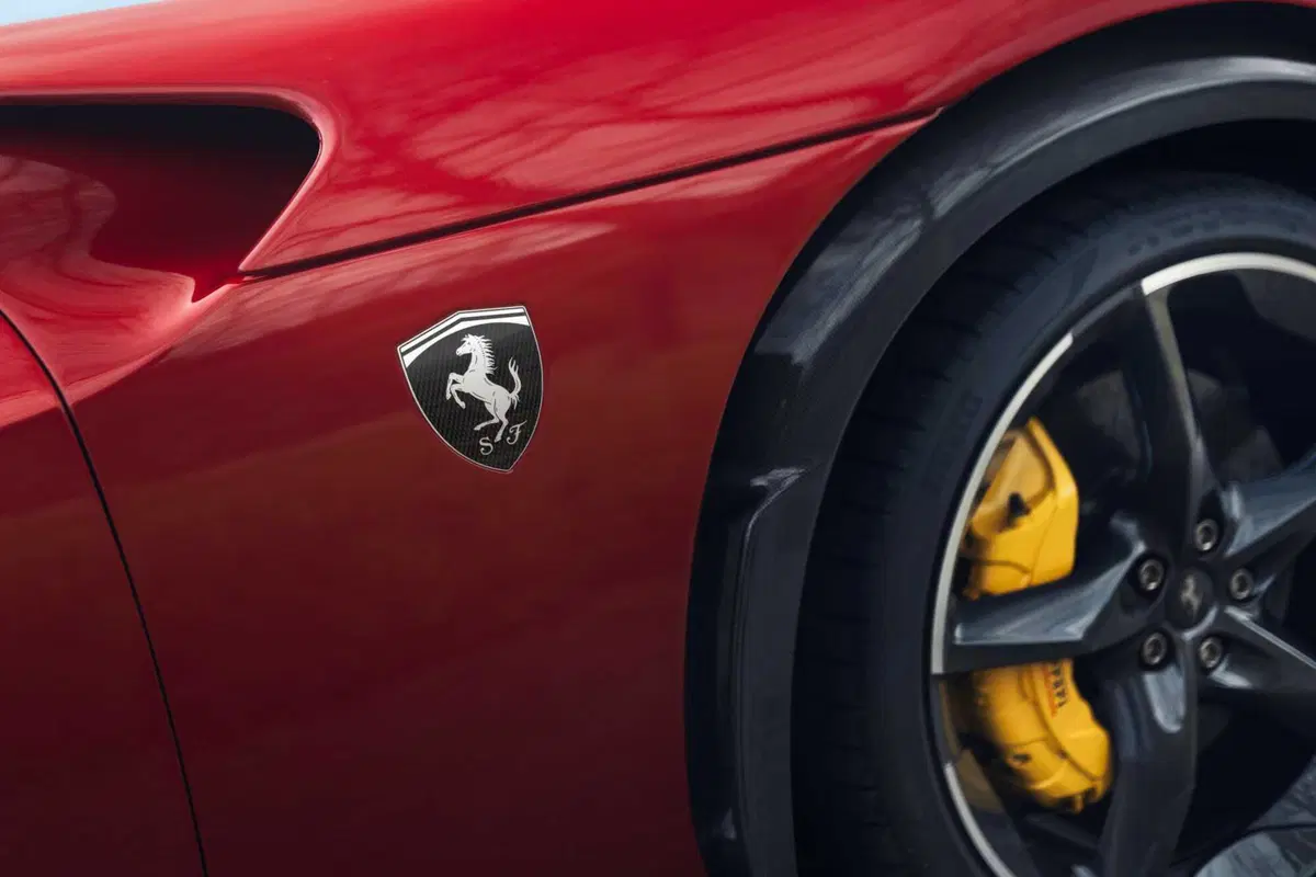 Ferrari Purosangue Handling Speciale: la quattro porte di Maranello tira fuori gli artigli (5)