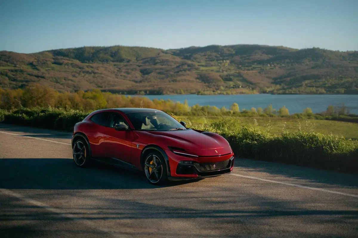 Ferrari Purosangue Handling Speciale: la quattro porte di Maranello tira fuori gli artigli (17)
