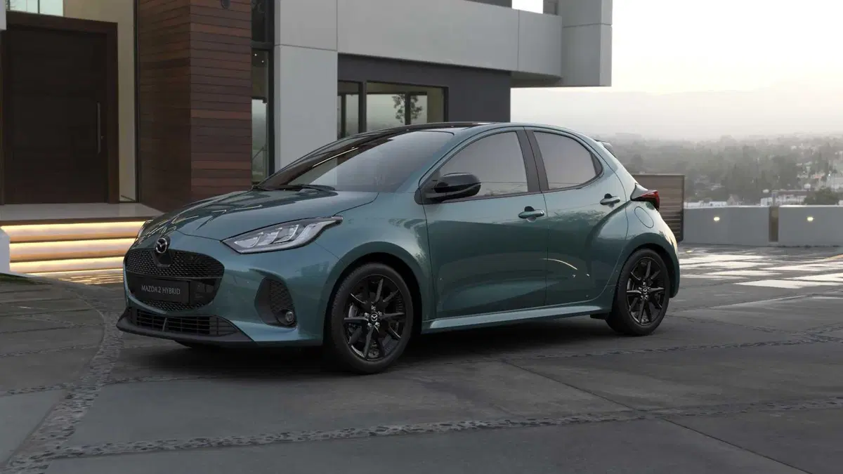 Mazda2 Hybrid 2026: tre nuove tinte, dotazioni più ricche e sicurezza al top sull'intera gamma (2)