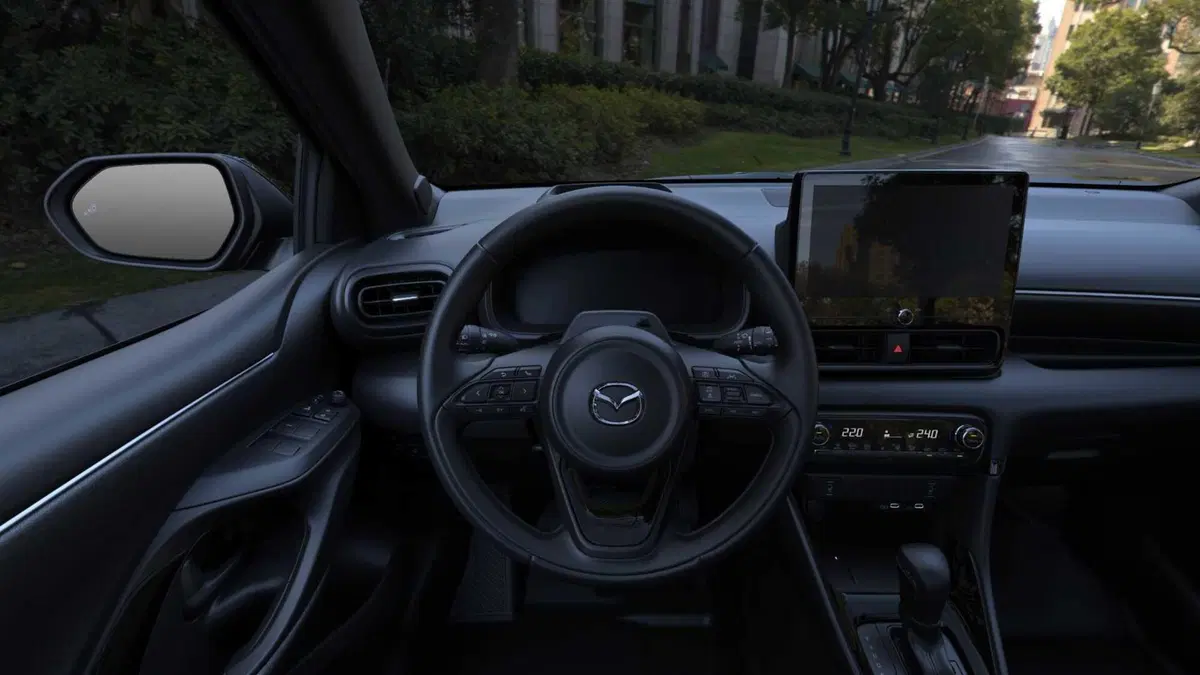 Mazda2 Hybrid 2026: tre nuove tinte, dotazioni più ricche e sicurezza al top sull'intera gamma (3)