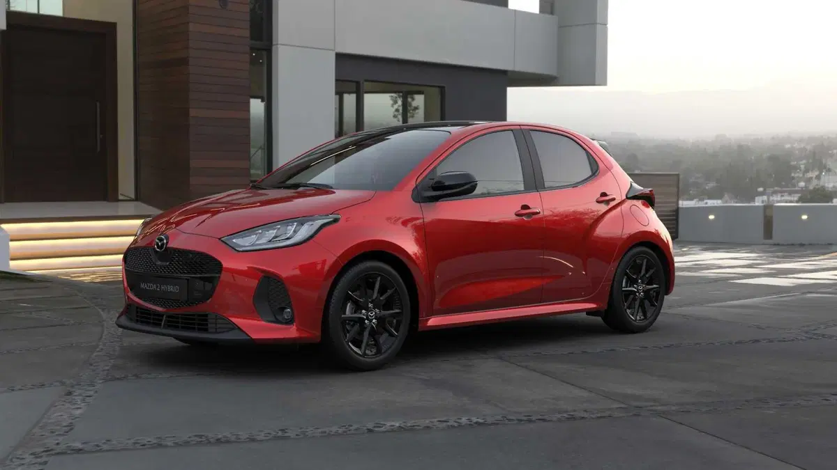 Mazda2 Hybrid 2026: tre nuove tinte, dotazioni più ricche e sicurezza al top sull'intera gamma (5)