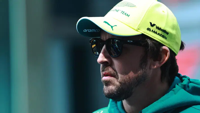 "Voglio lasciare la F1 quando sar&ograve; ancora al 100%, non perch&eacute; mi battono tutti": Alonso sfida il futuro (e la AMR26)