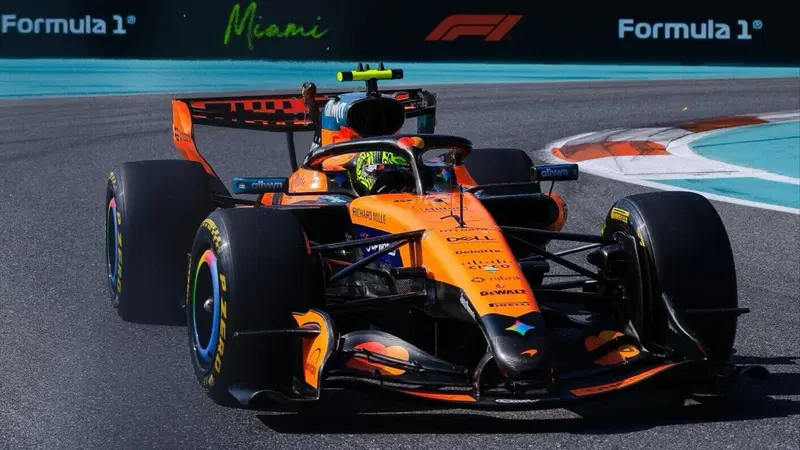 F1, Norris si prende la pole a Miami con la McLaren rivoluzionata. Leclerc mastica amaro nelle qualifiche Sprint
