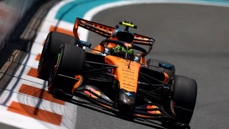 F1. La McLaren &egrave; tornata! Norris vola nel sole di Miami, Leclerc spegne il sogno di Antonelli (penalizzato): ecco cosa &egrave; successo nella Sprint