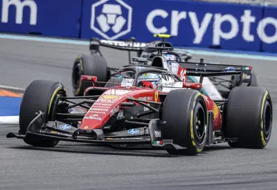 "L'unico italiano in F1 sfida la Ferrari": Leclerc furioso con Antonelli nella Sprint di Miami, poi arrivano le scuse