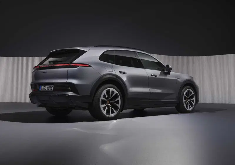 Porsche Cayenne (4)