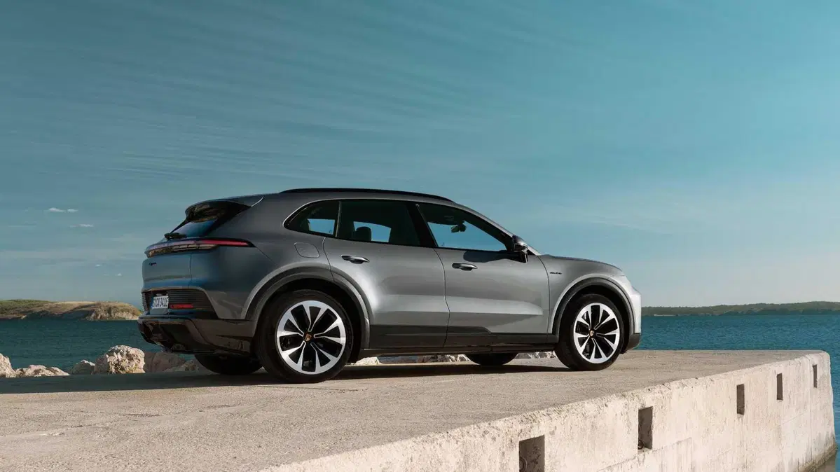 Porsche Cayenne (7)