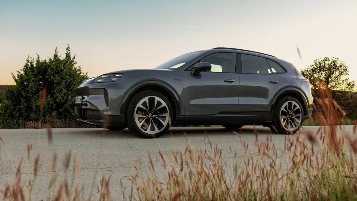 Porsche Cayenne (10)
