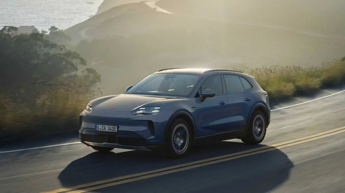 Porsche Cayenne S electric 5p.ti (2)