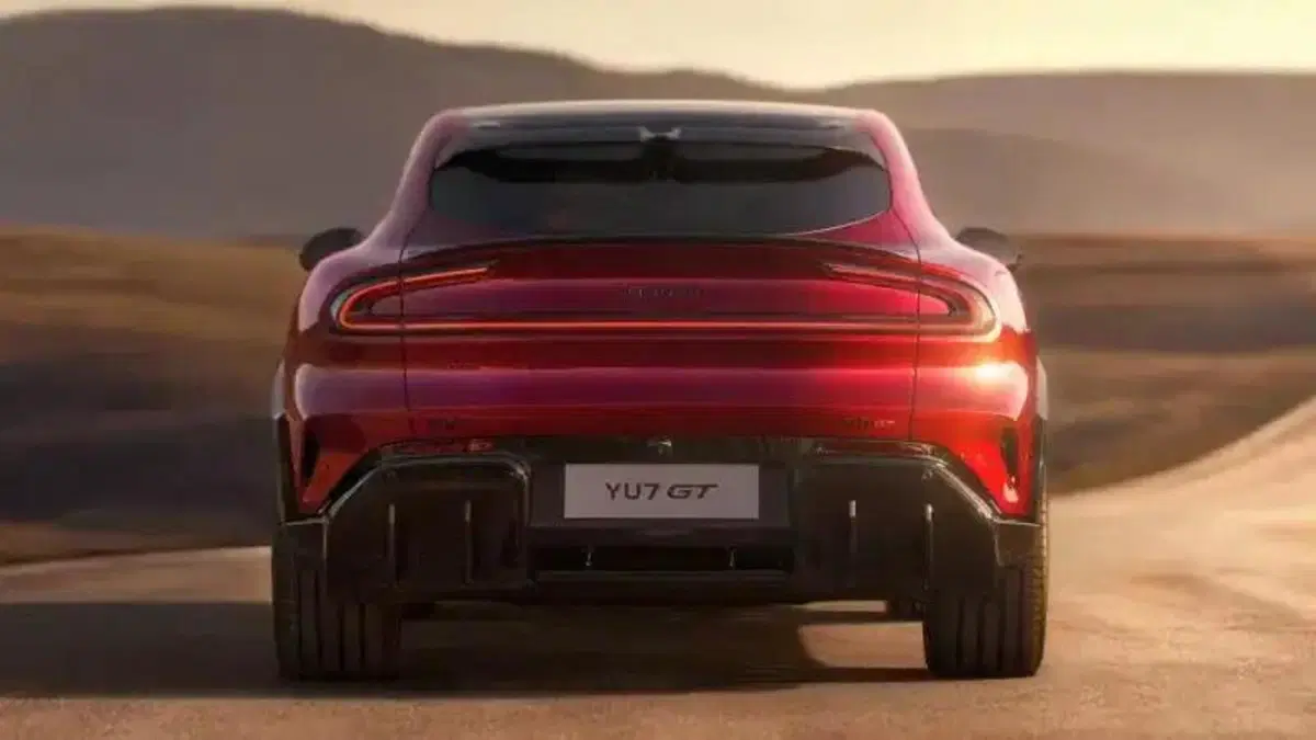 Xiaomi YU7 GT, 990 CV in fila in fabbrica: il crossover che sfida la Ferrari Purosangue (4)