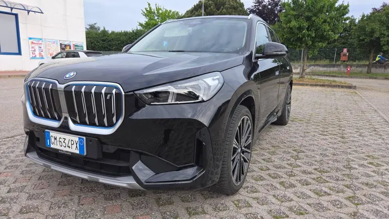 BMW iX1 usata a Varese (2)