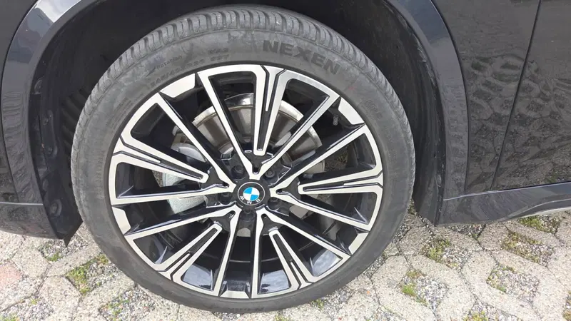 BMW iX1 usata a Varese (5)