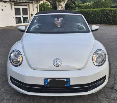 Volkswagen Maggiolino Cabrio 1.6 TDI Design del 2015 usata a Massarosa