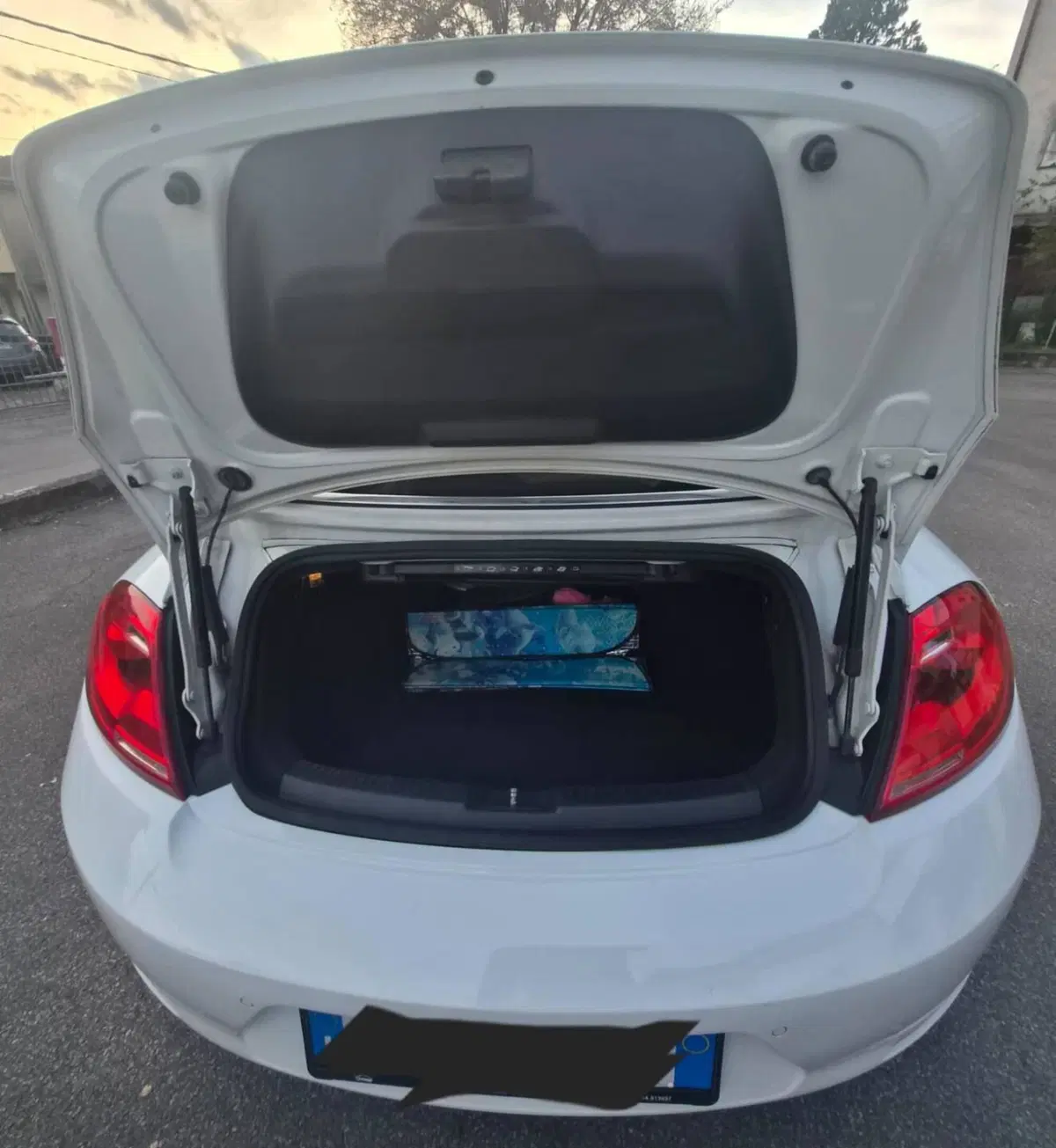 Volkswagen Maggiolino Cabrio usata a Lucca (6)