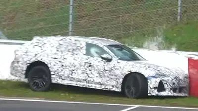 Audi RS6 perde il controllo al N&uuml;rburgring: il video dell'incidente del prototipo fa discutere