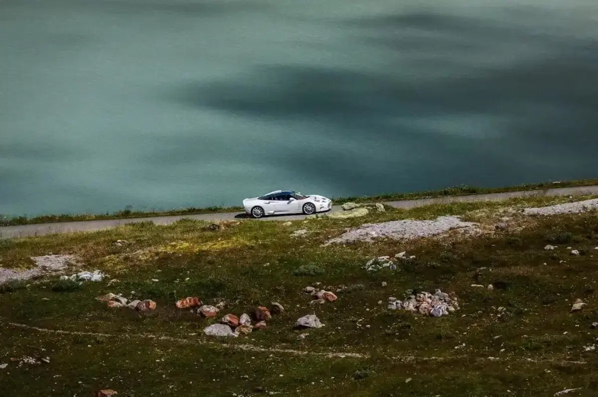 Spyker rinasce con un V8 biturbo da 800 CV: la supercar olandese sfida il tempo a Pebble Beach (4)