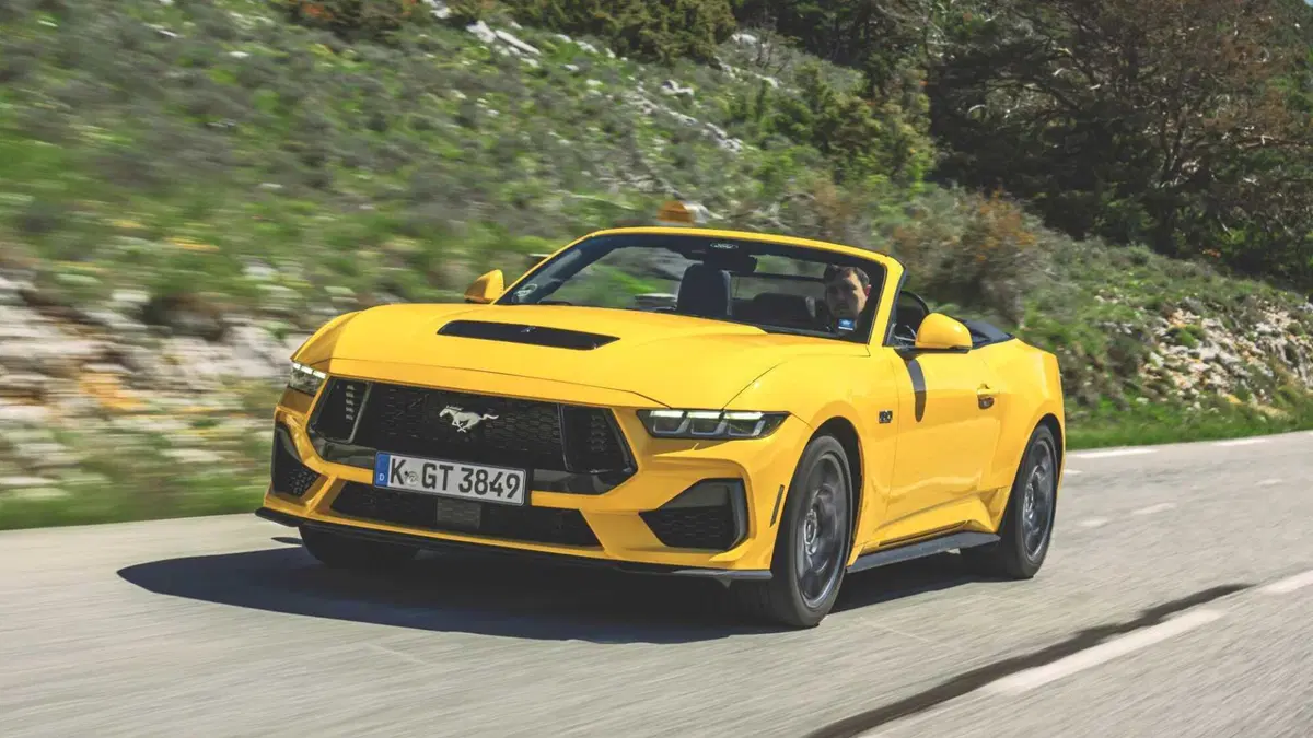 Ford Mustang Cabrio (2)