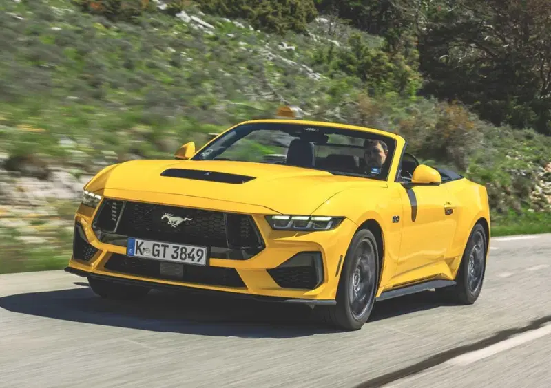 Ford Mustang Cabrio (2)