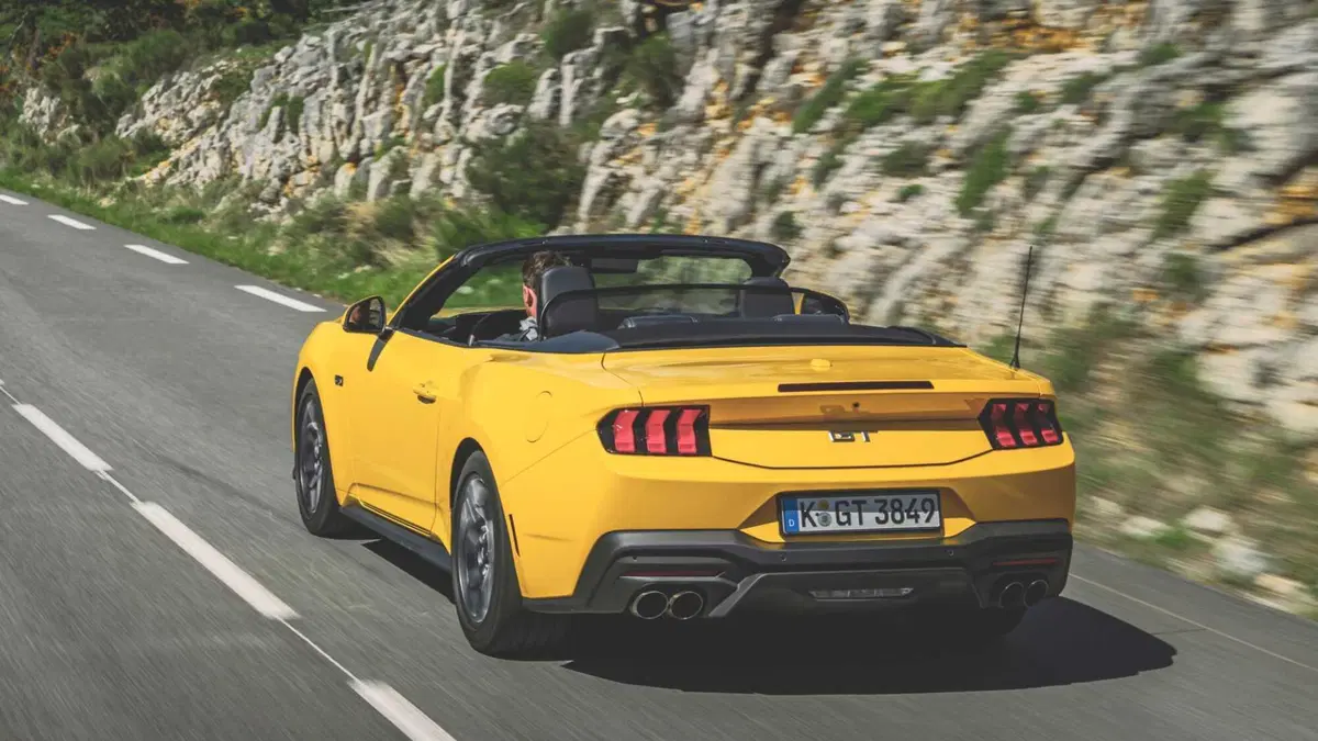 Ford Mustang Cabrio (5)