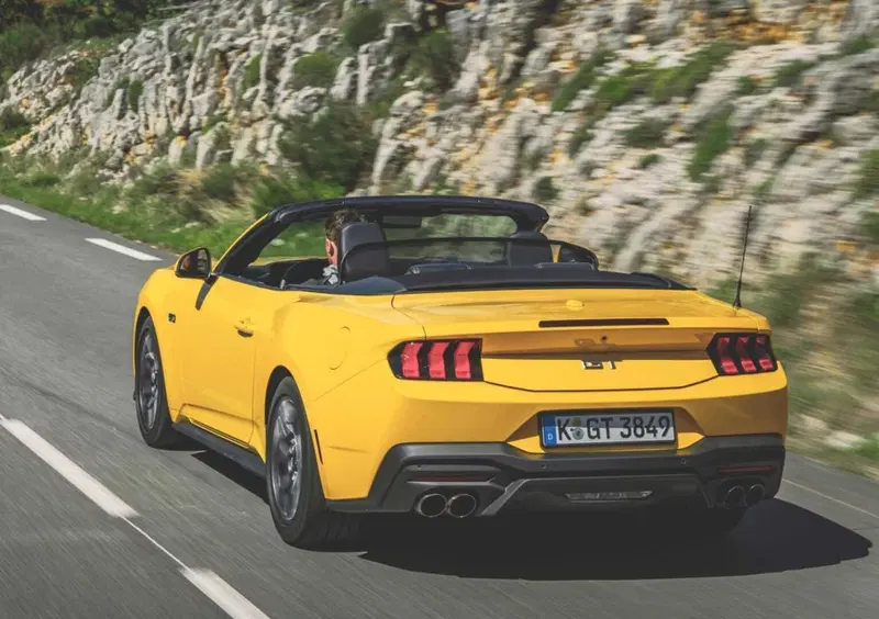 Ford Mustang Cabrio (5)