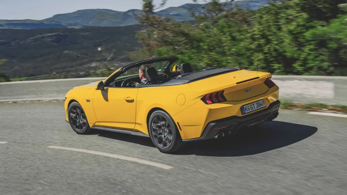 Ford Mustang Cabrio (6)